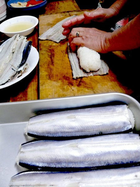 3-1)寿司文化発祥の地、和歌山は食酢全国一の消費量を誇る。紀州名物サンマ寿司も代表的な家庭料理